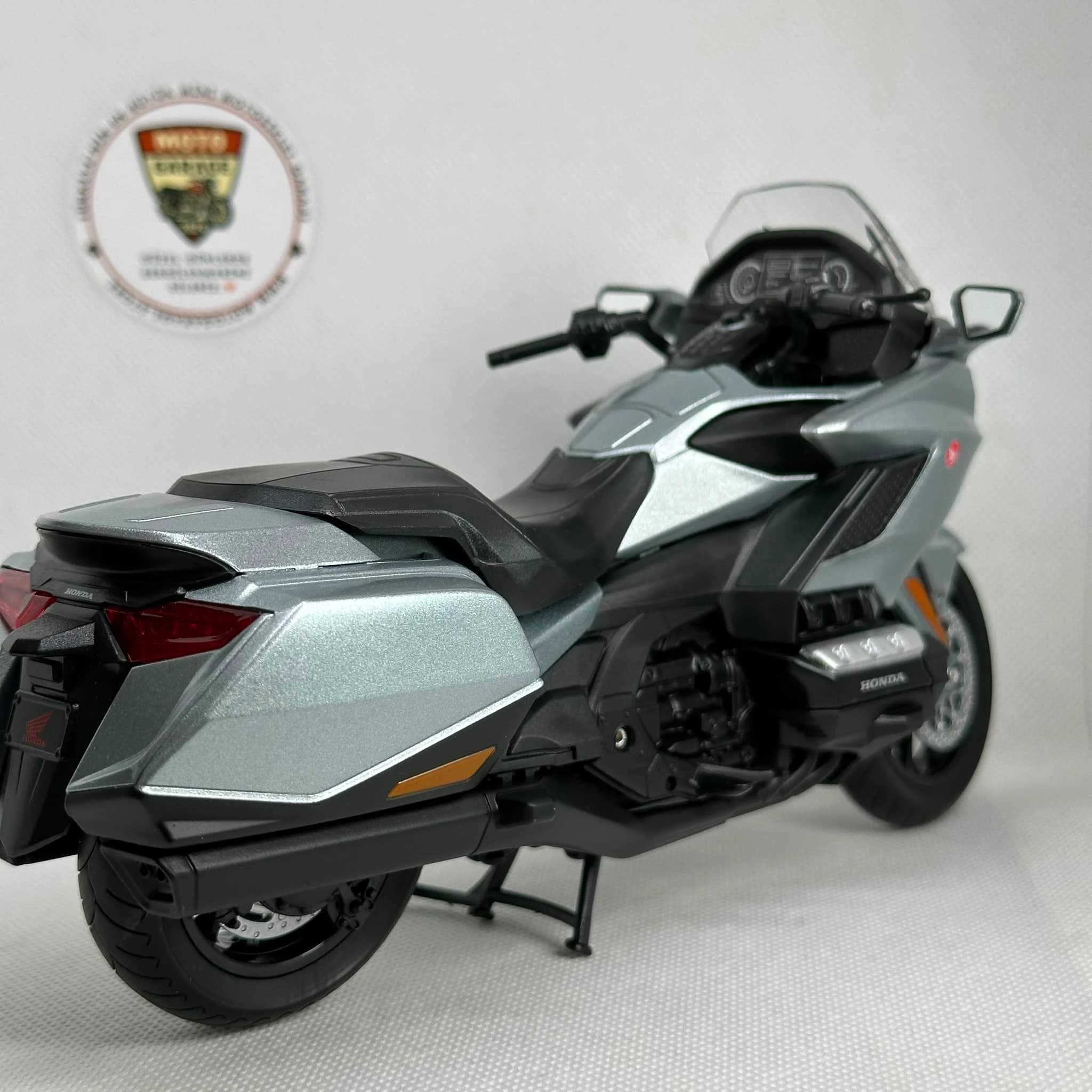 Honda goldwing dct 1/12 kutusuz — fotoğraf 5