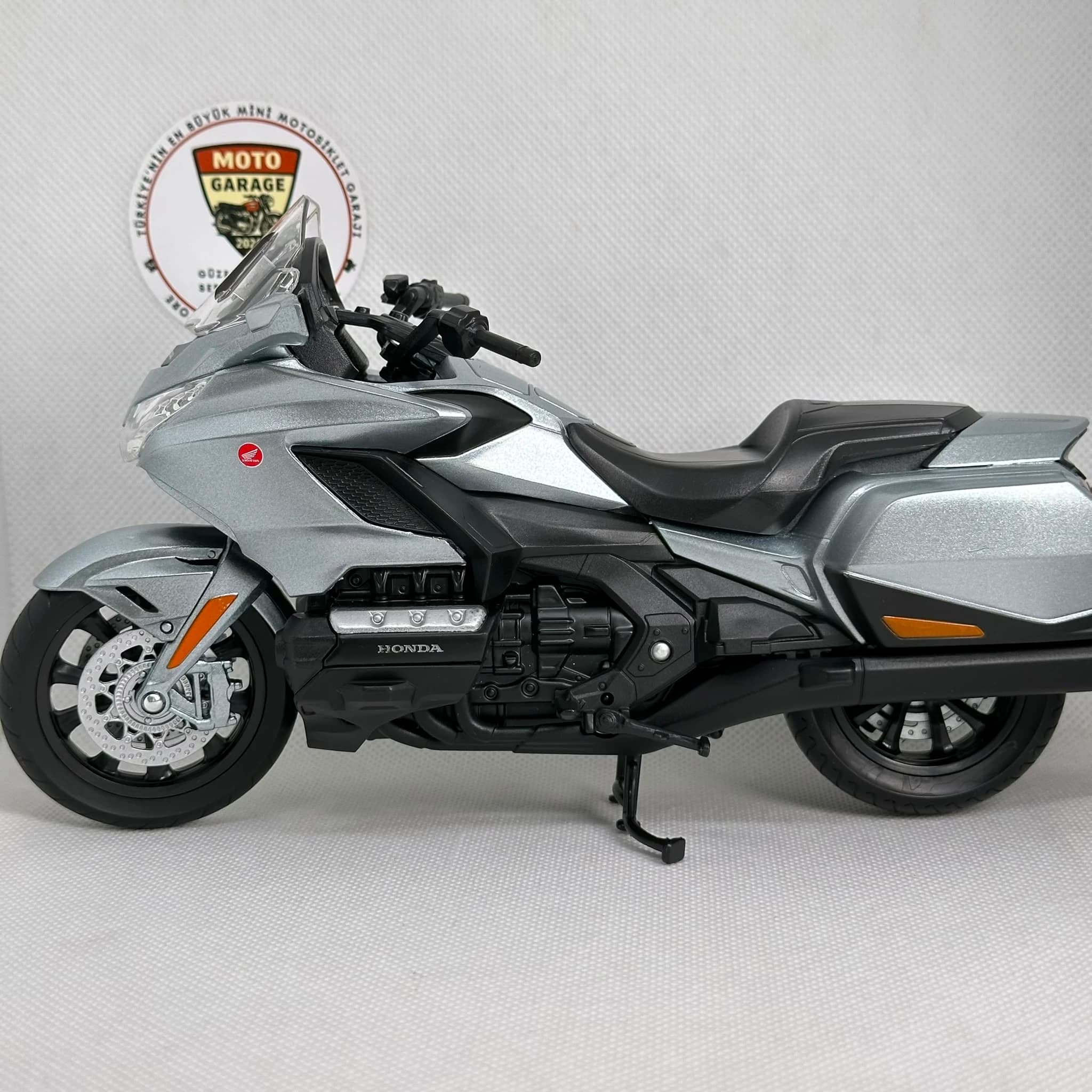 Honda goldwing dct 1/12 kutusuz — fotoğraf 3