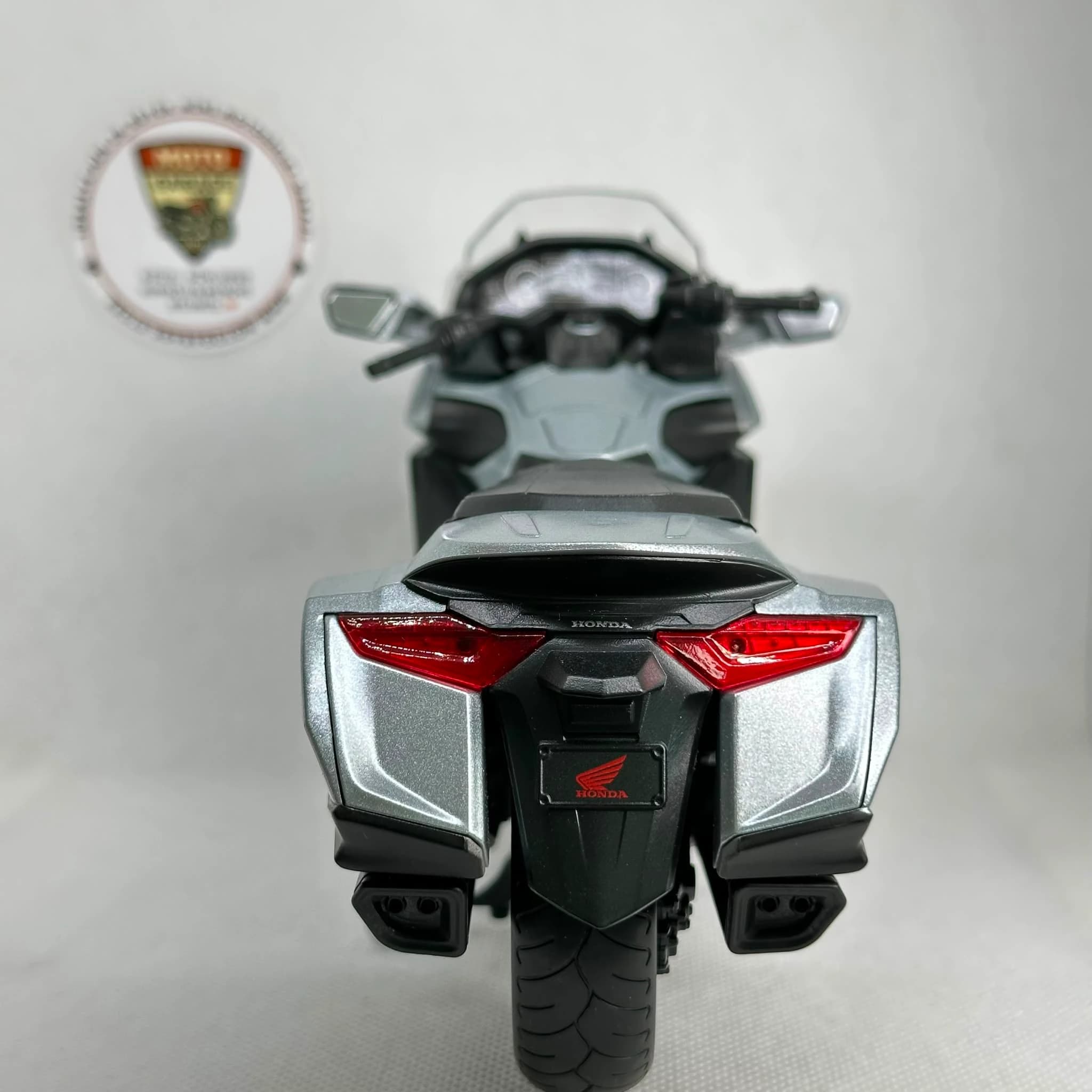 Honda goldwing dct 1/12 kutusuz — fotoğraf 4