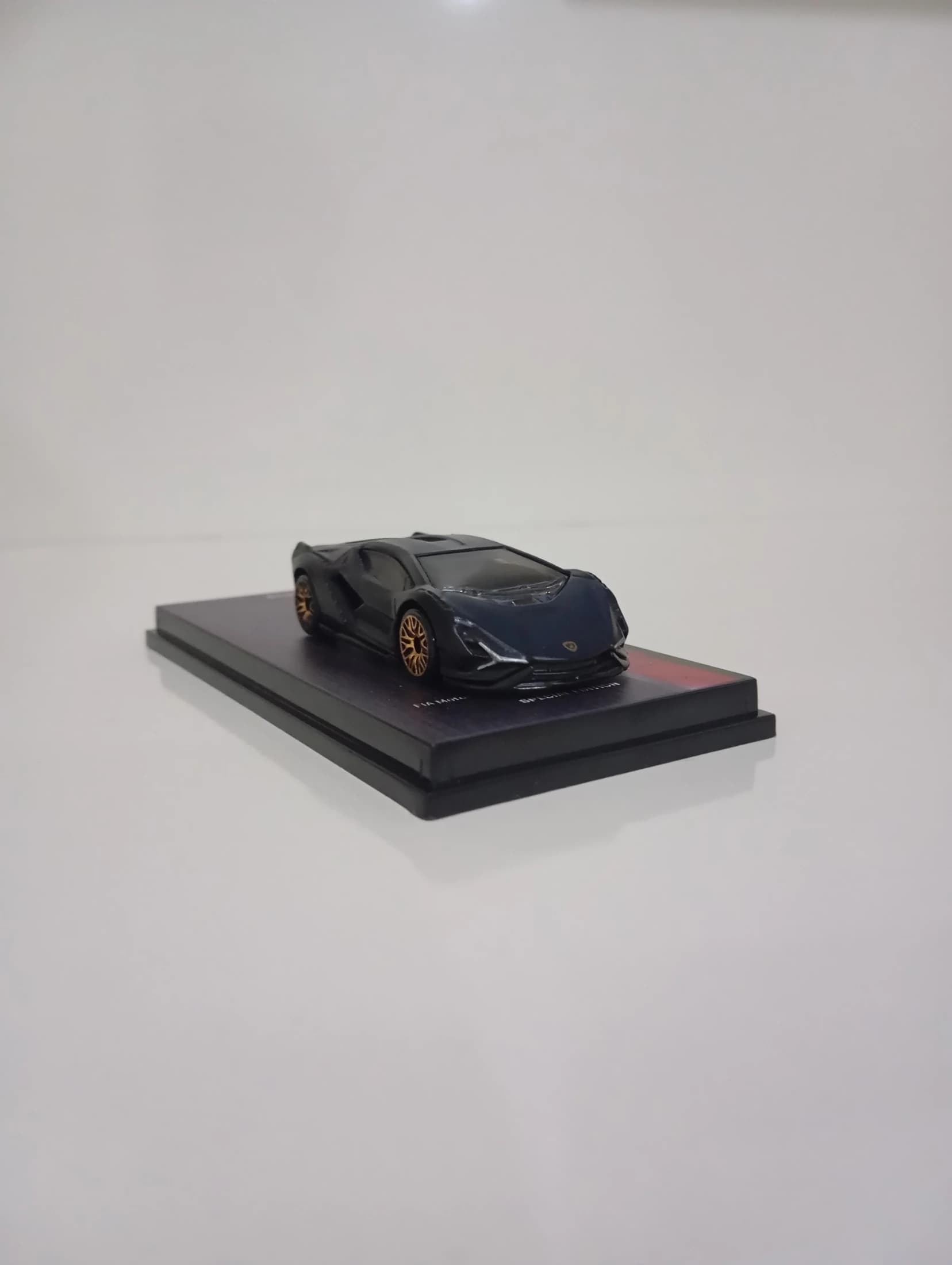 Lamborghini Sian Fkp 37